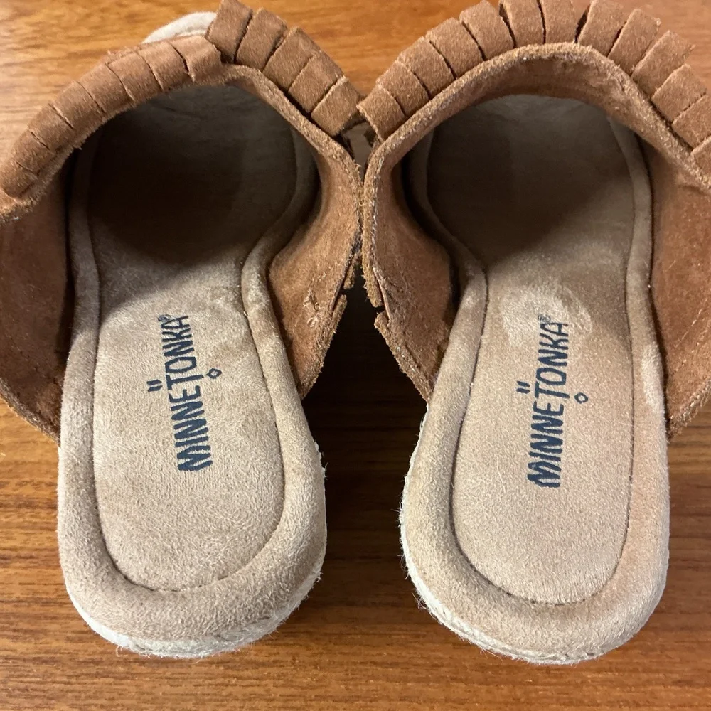 Minnetonka Women Brown Leather Studded Fringe Boho Espadrille Wedge Sandal Size